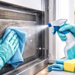 Mobilya ve ev aletlerinin arka duvarının iz bırakmadan ve hasar görmeden temizlenmesi için ideal bir üründür. mobilya-ve-ev-aletlerinin-arka-duvarinin-iz-birakmadan-ve-hasar.png